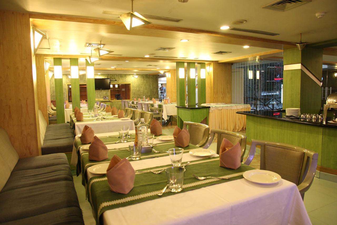 Lotus 8 Hotel Nedumbassery Dış mekan fotoğraf