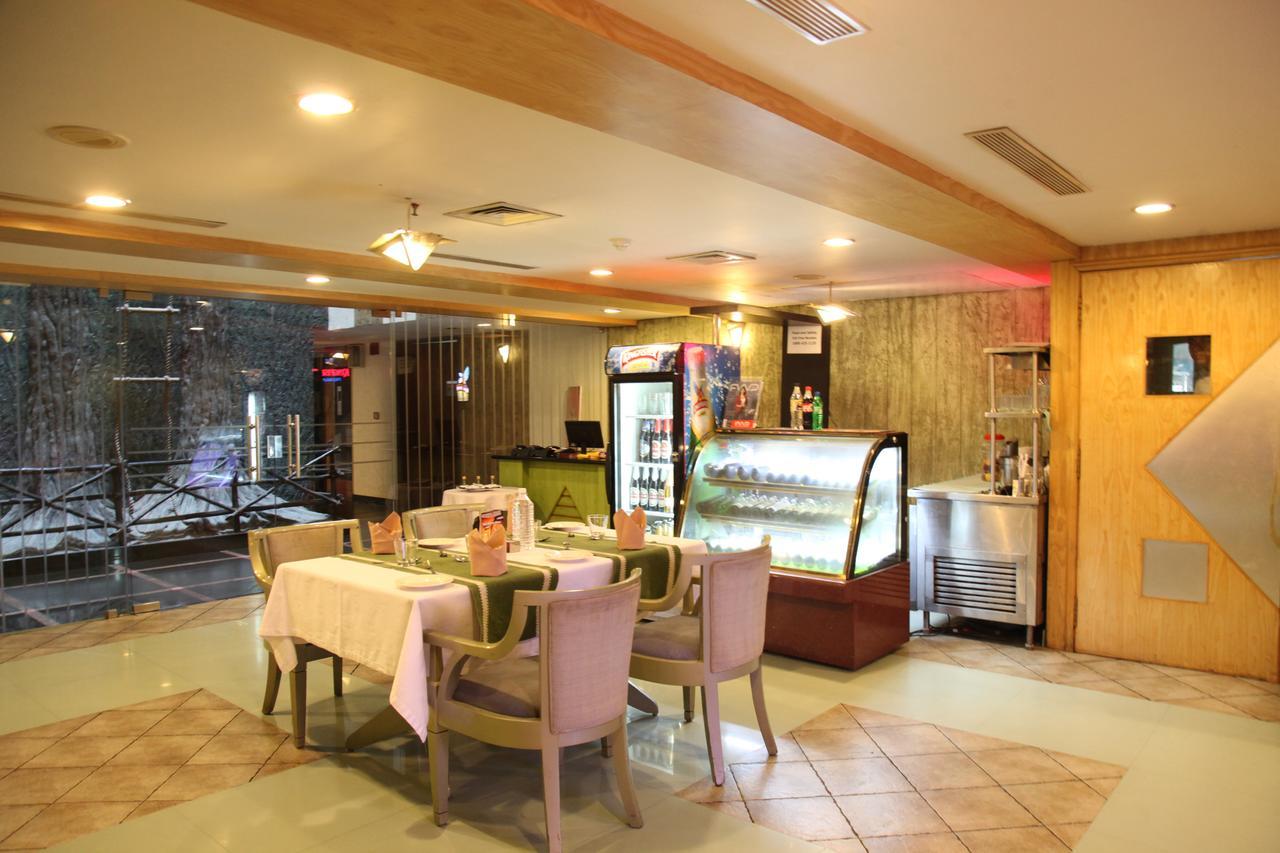 Lotus 8 Hotel Nedumbassery Dış mekan fotoğraf