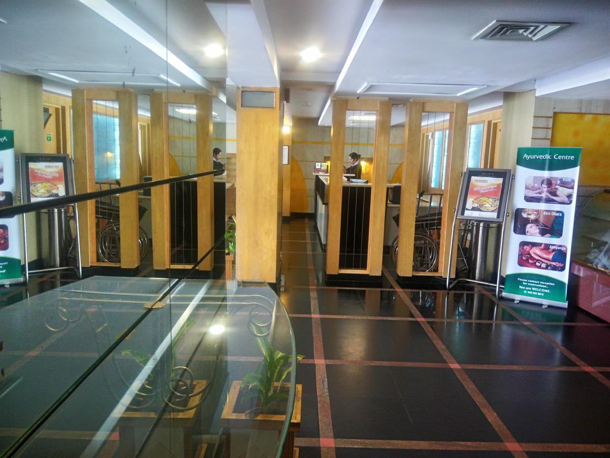 Lotus 8 Hotel Nedumbassery Dış mekan fotoğraf
