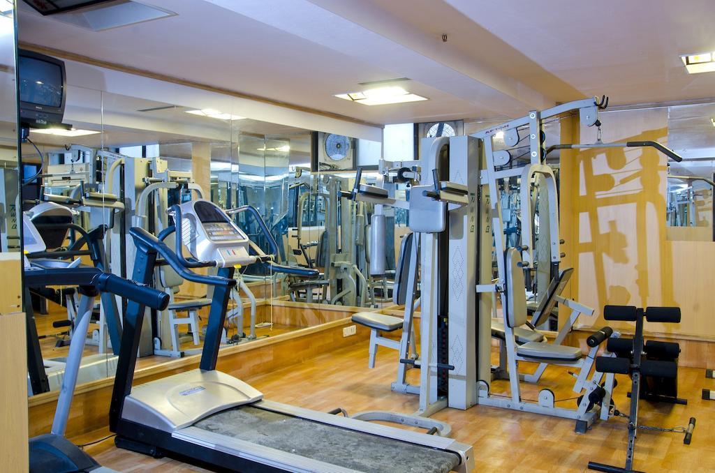 Lotus 8 Hotel Nedumbassery Dış mekan fotoğraf